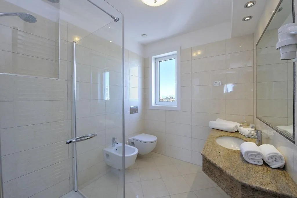 Room, Grand Hotel Playa, Venice