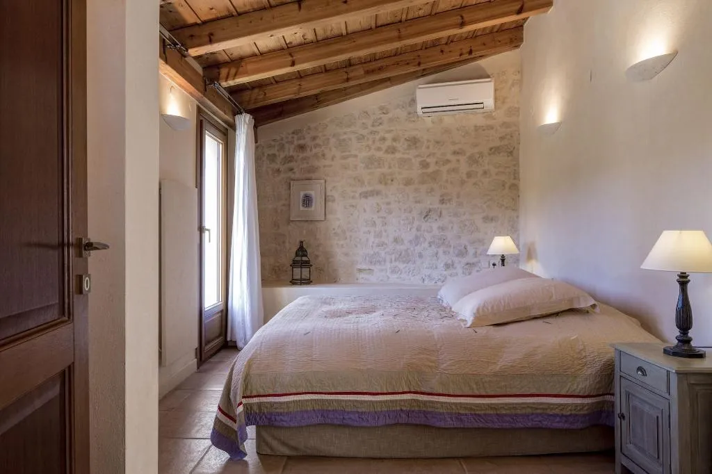 Room, Kapsaliana Village Hotel, Crete