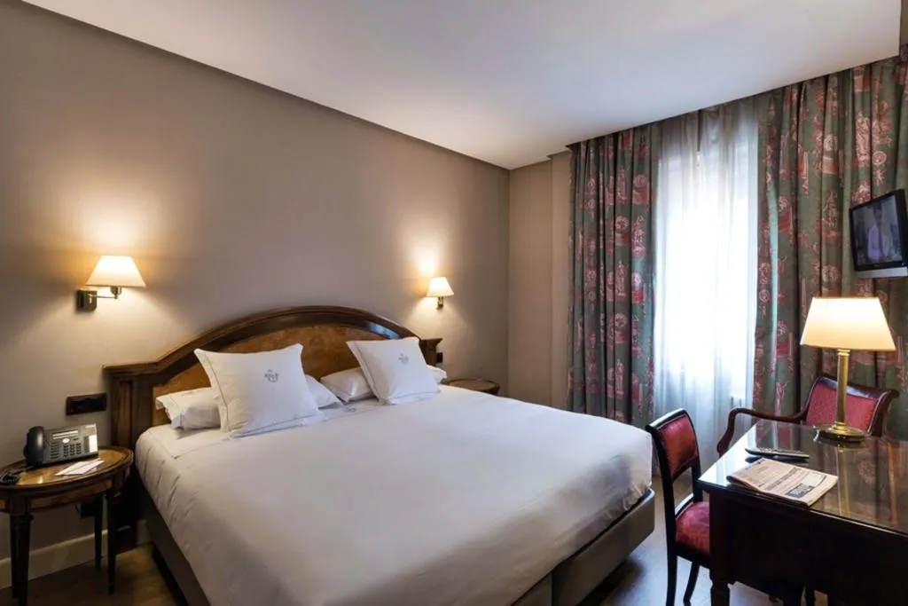 Room, Principe Pio, Madrid