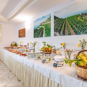 La Pergola e Villa Flavio, Naples