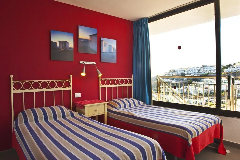 Room, Miriam, Gran Canaria