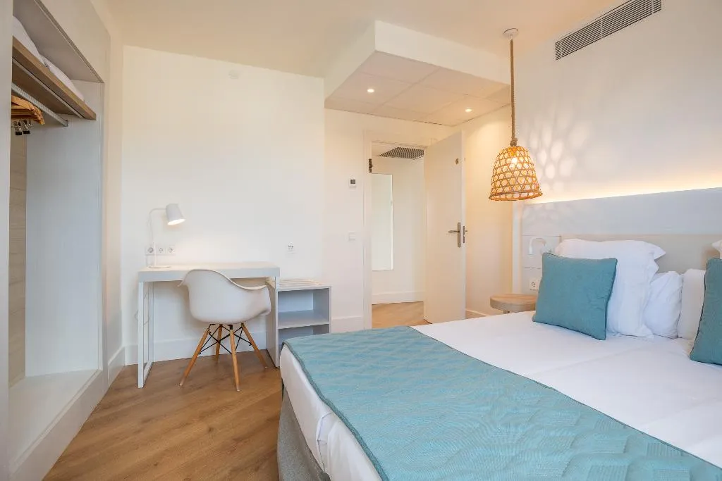 QUADRUPLE COMFORT Room, Leonardo Royal & Suites hotel Ibiza Santa Eulalia, Ibiza