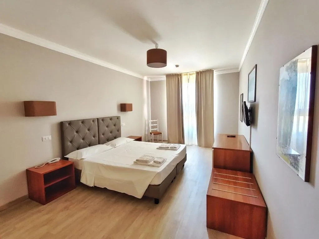 Room ONE BEDROOM ONE BATHROOM Room, Toscana Verde, Florence