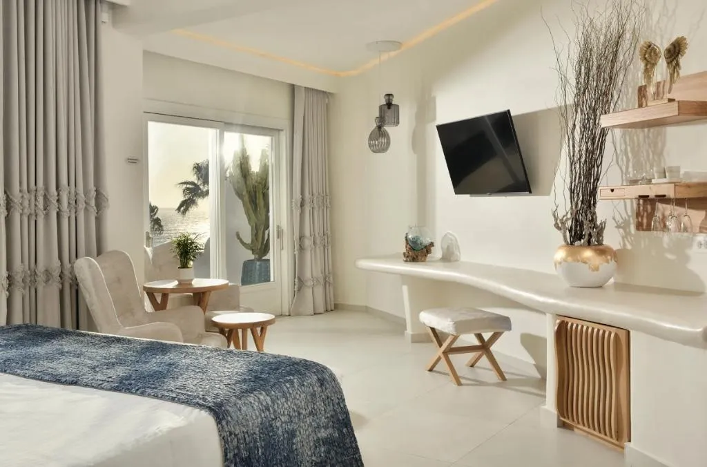 SUITE WITH PRIVATE POOL Room, Anax Resort And Spa, Mykonos