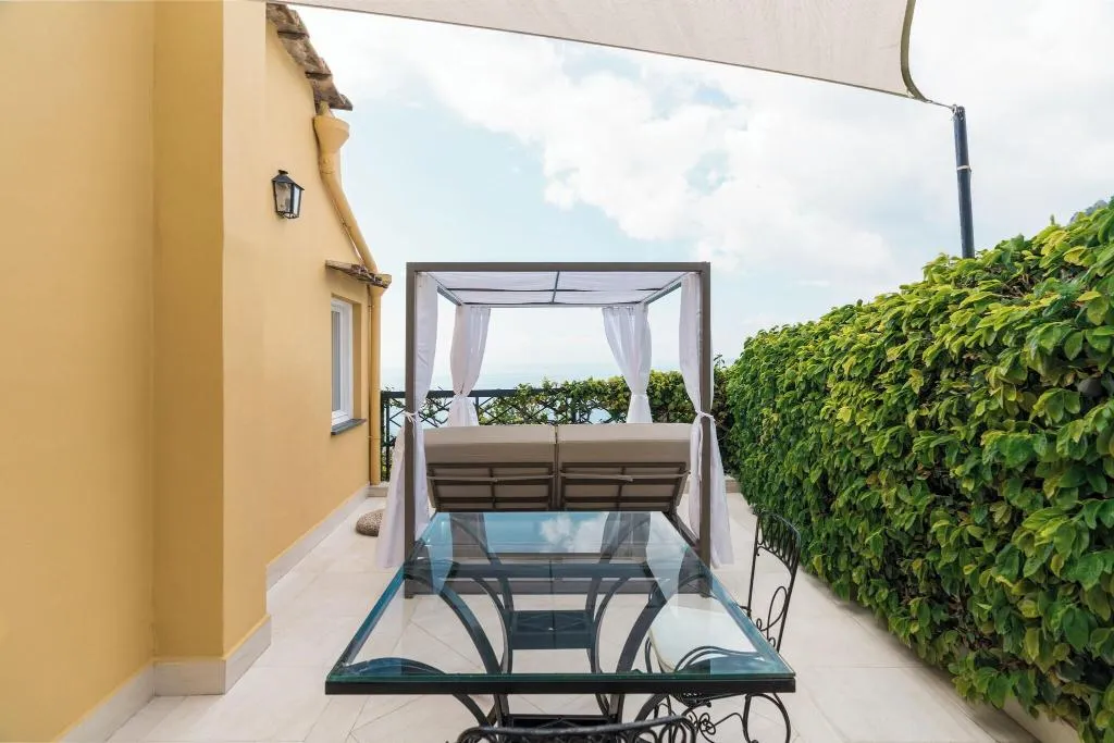 TWIN SEA VIEW WITH BALCONY Room, Villa Magia, Naples