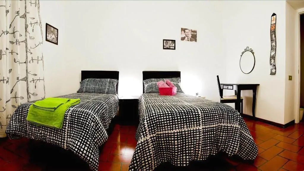 Room, Lost In Trastevere, Rome