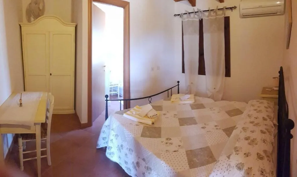 Room, B&B Su Donnigheddu, Olbia