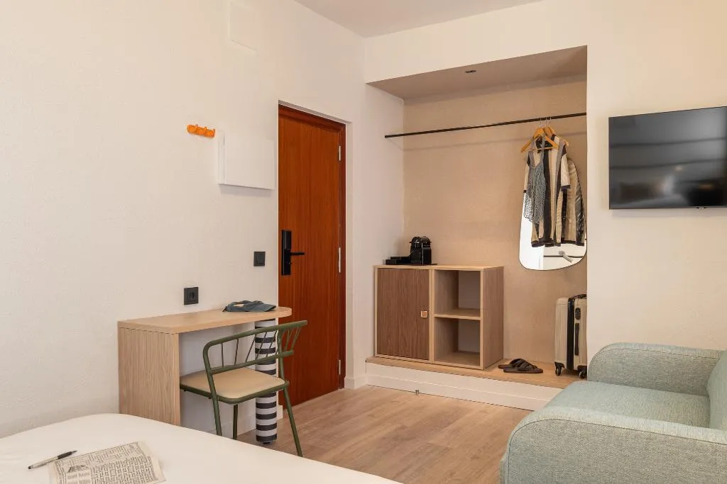 TRIPLE CITY VIEW Room, Hotel Robson, Costa Brava