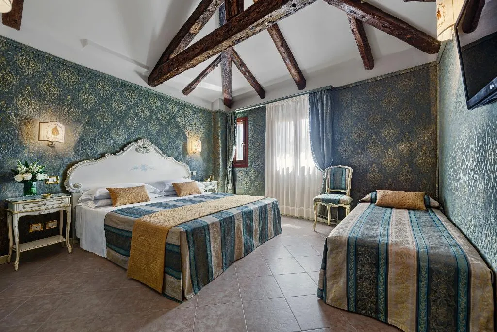 TRIPLE STANDARD Room, Antica Locanda Al Gambero, Venice