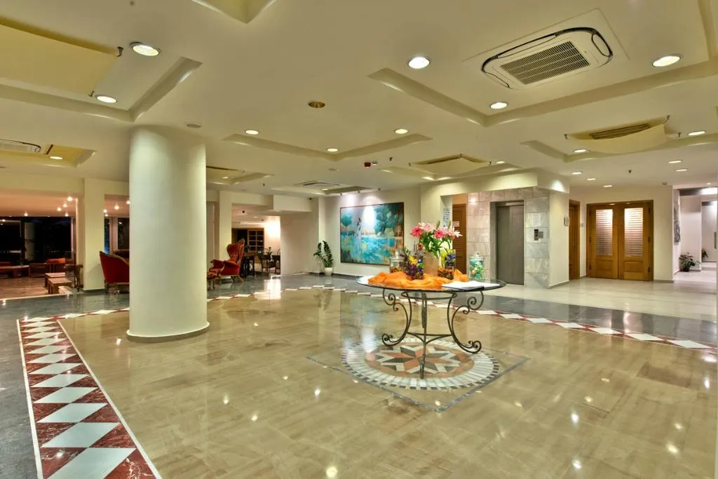 Lobby, Minos, Crete