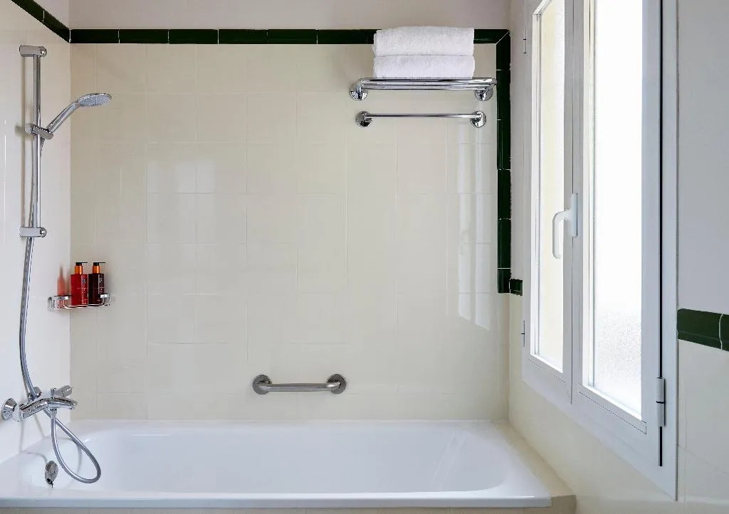 TWIN STANDARD Room, Hotel Indigo Madrid - Princesa, Madrid