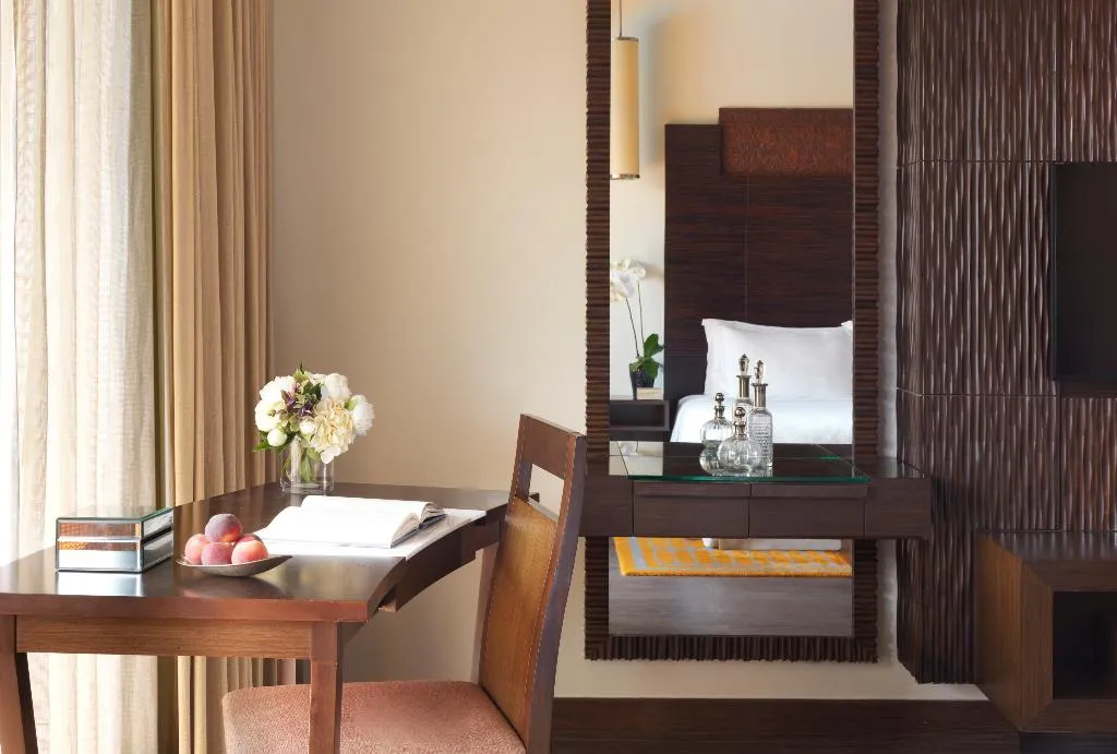 Double or Twin PREMIER Room, Anantara The Palm Dubai Resort, Dubai