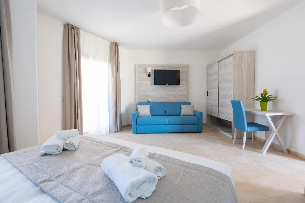 TRIPLE CLASSIC Room, Red Sun Village, Alghero
