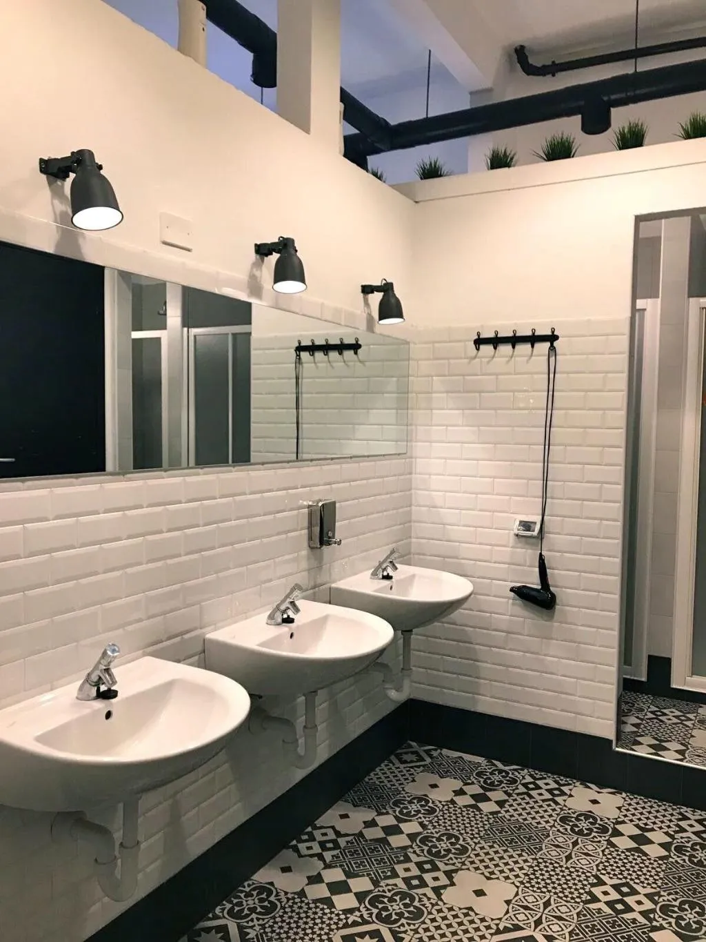 Room, Queen Hostel, Milan