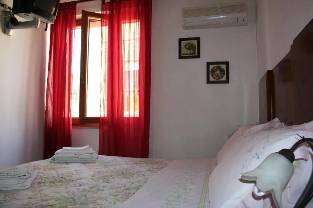 Room, B B Guest House Il Porto Vecchio, Cagliari