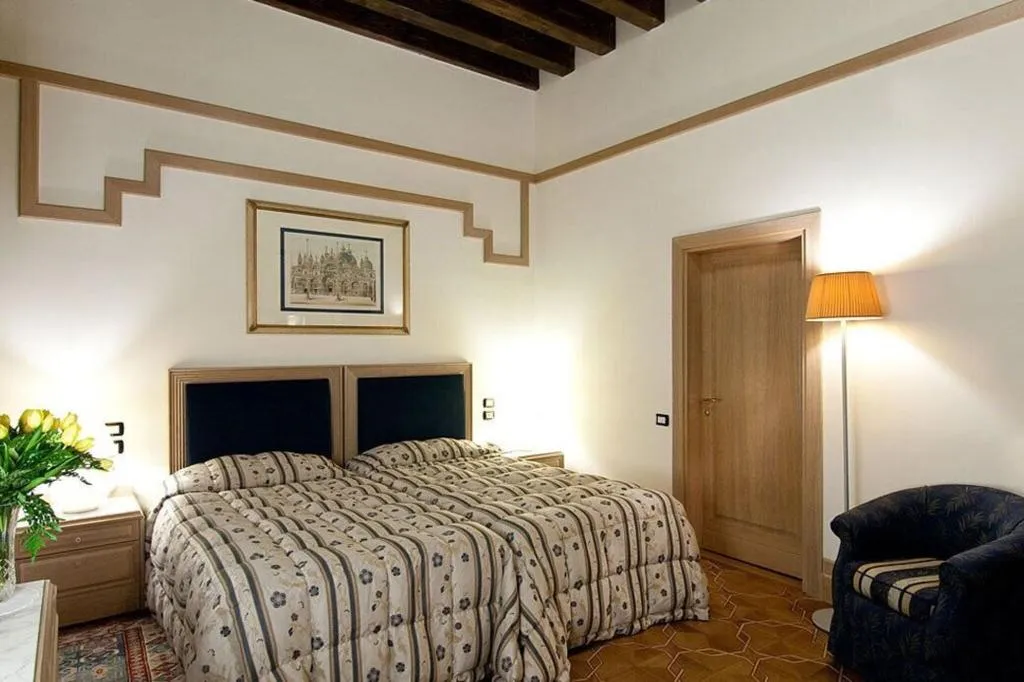 Room, Foscari Palace, Venice