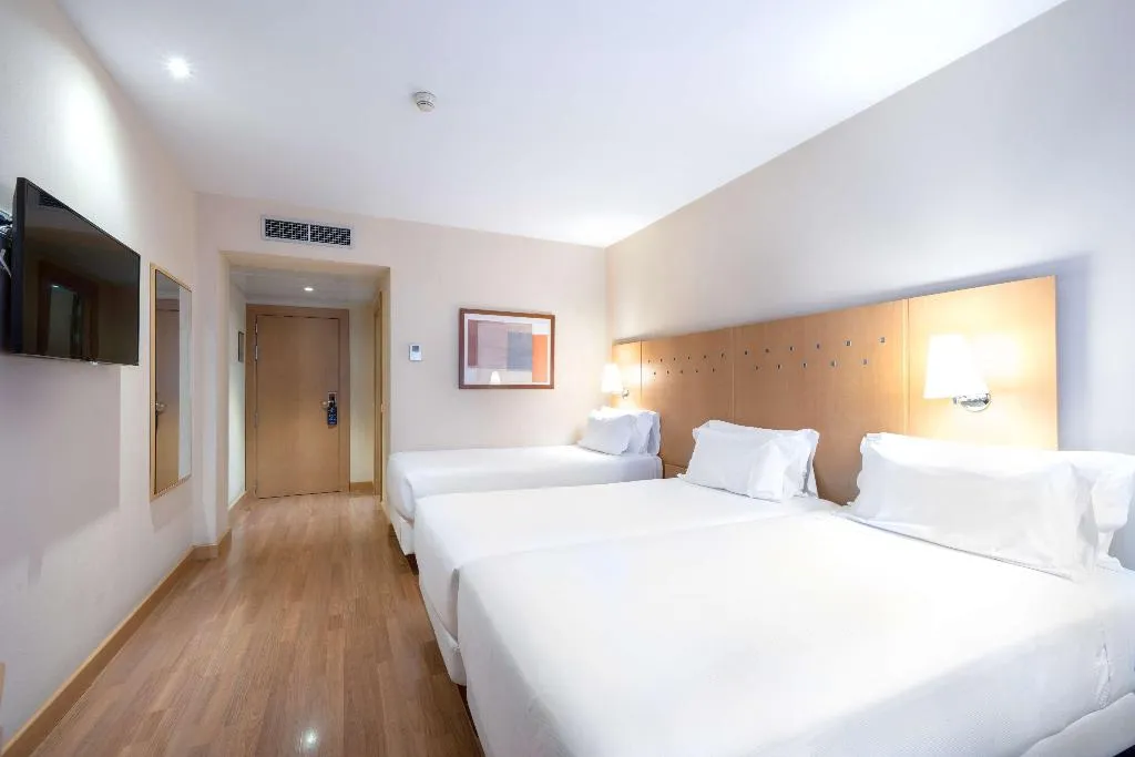 Room, Catalonia La Maquinista, Barcelona