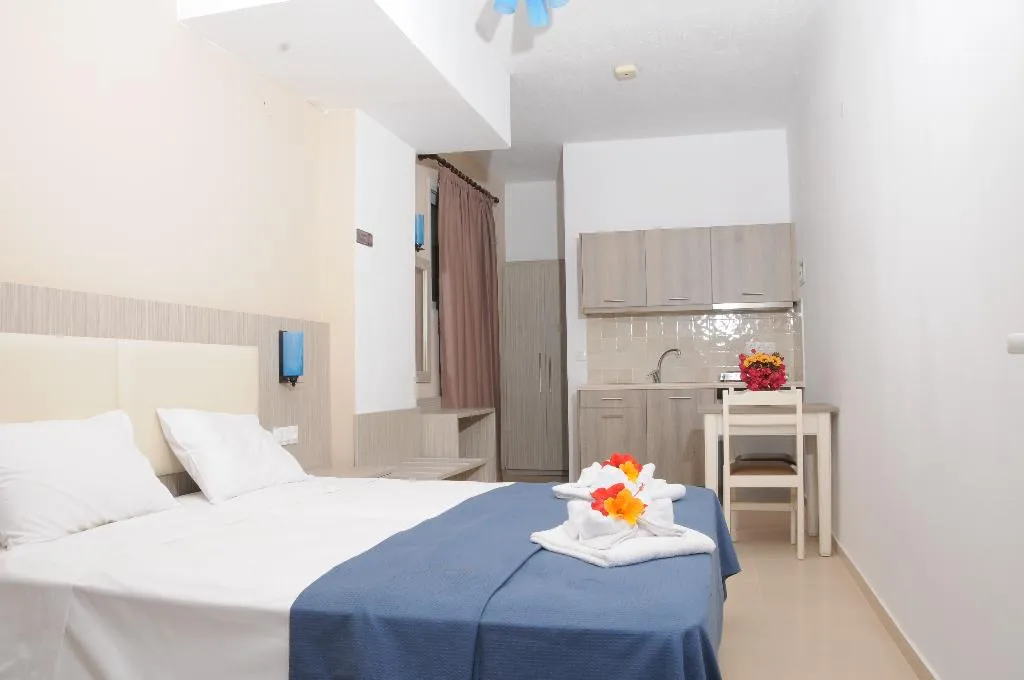 STUDIO SUPERIOR POOL VIEW Room, Mastorakis Studios, Crete