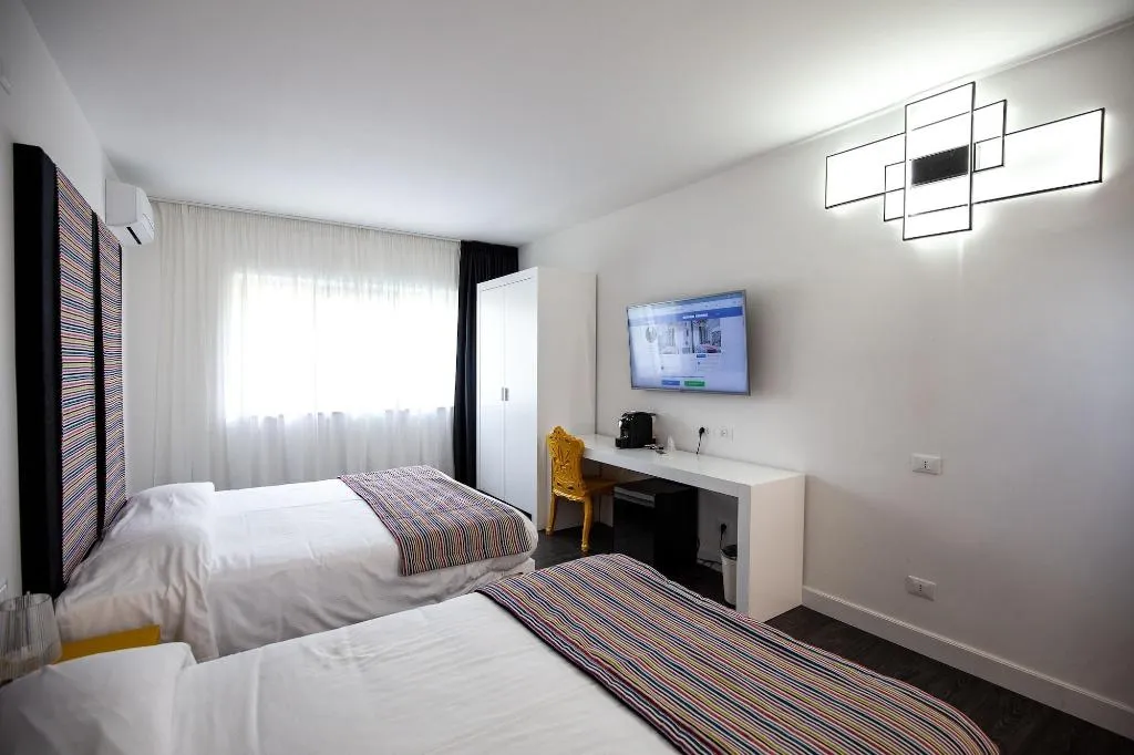 Room, La Compagnia Del Viaggiatore, Rome