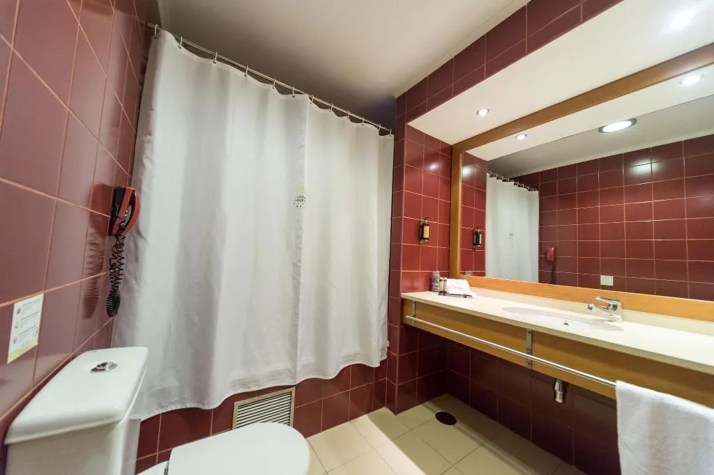 TWIN WITH DOUBLE BED Room, Lusitânia, Porto