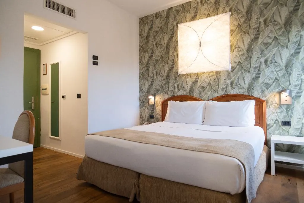 Double or Twin STANDARD Room, Dei Congressi, Rome