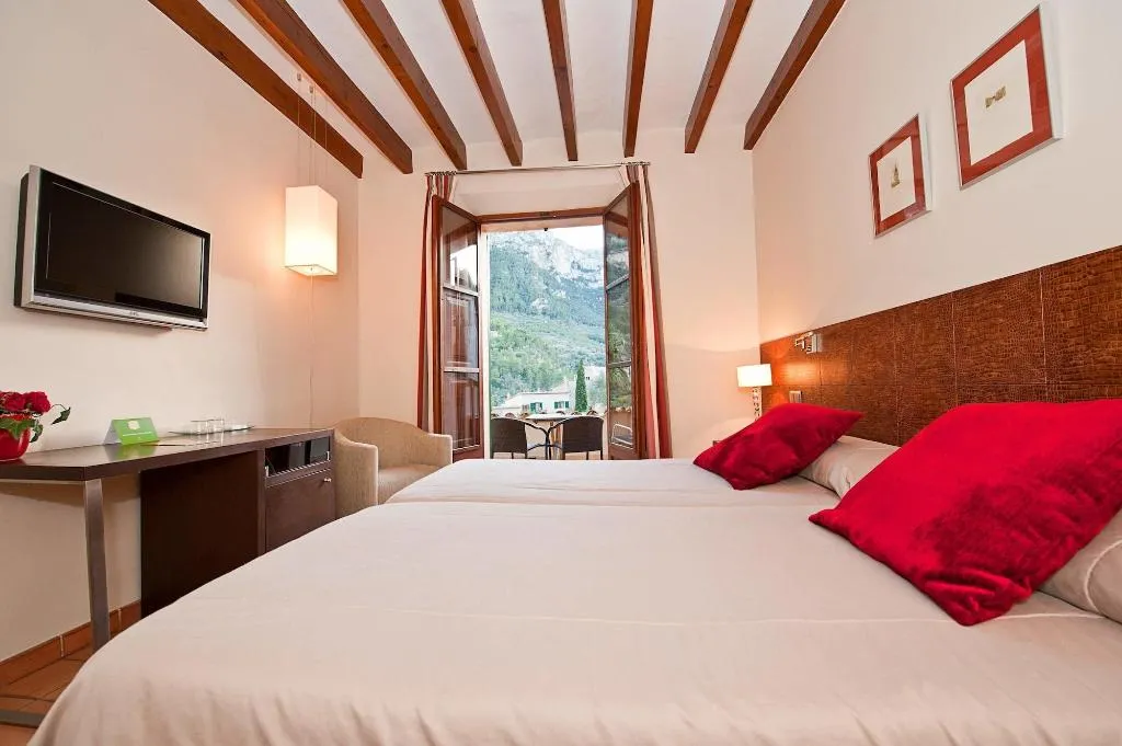 Room, D'Es Puig, Majorca