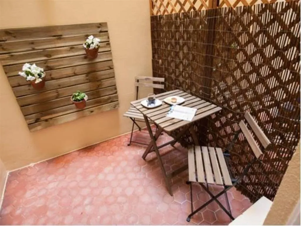 General view, Hostal Ecozentric, Barcelona