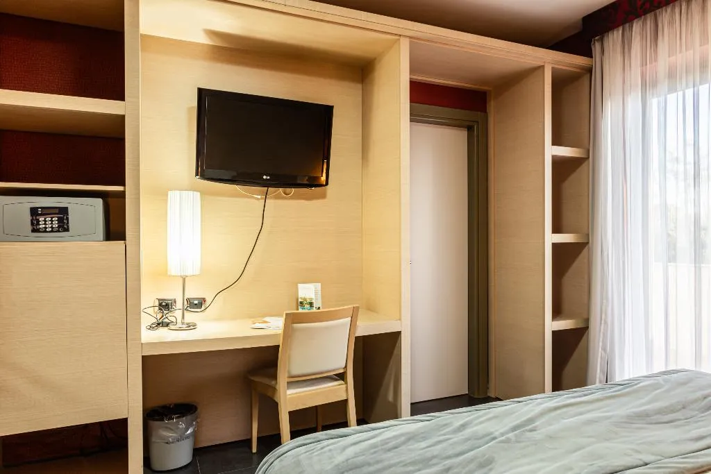 SUITE DELUXE WITH VIEWS Room, Hotel Premiere, Naples