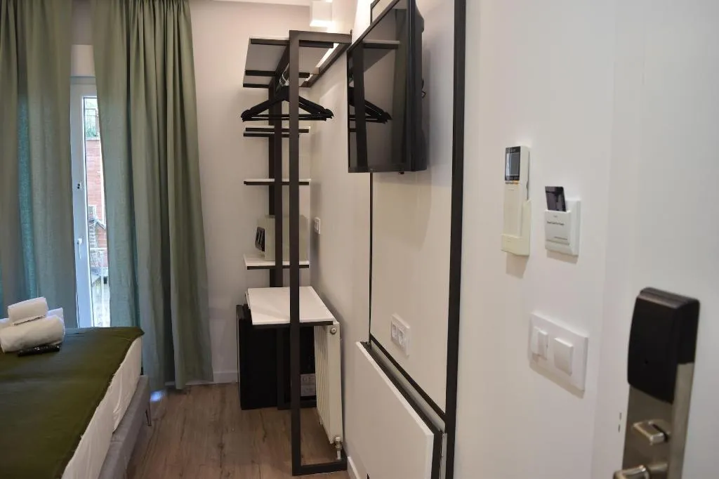 TWIN WITH BALCONY Room, Casp Green House, Barcelona