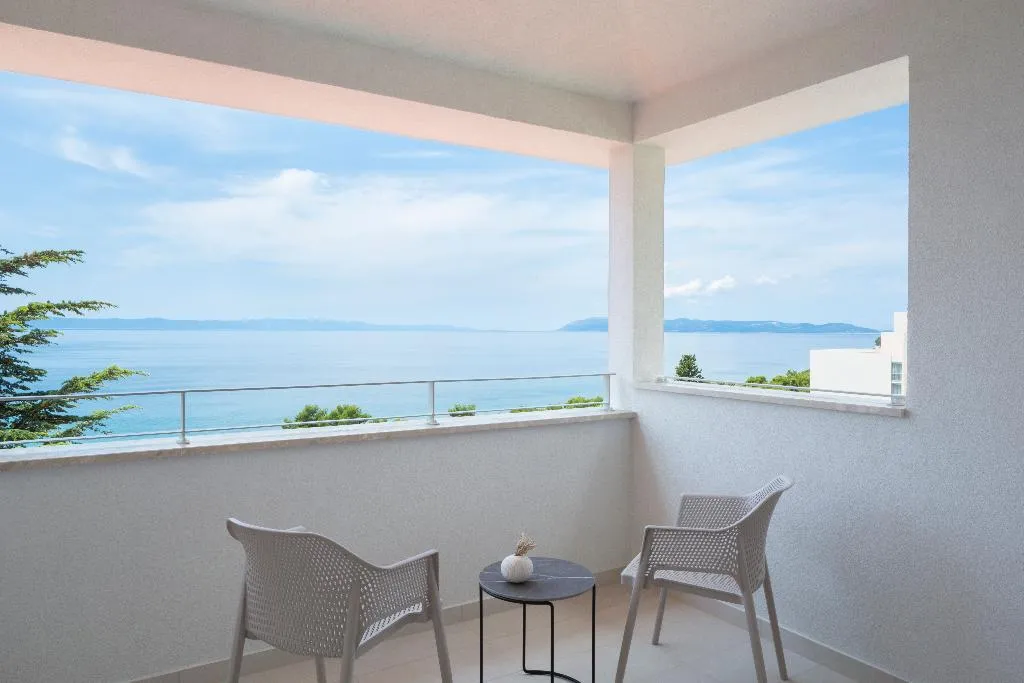 JUNIOR SUITE SIDE SEA VIEW WITH BALCONY Room, Bluesun Holiday Village Afrodita, Split