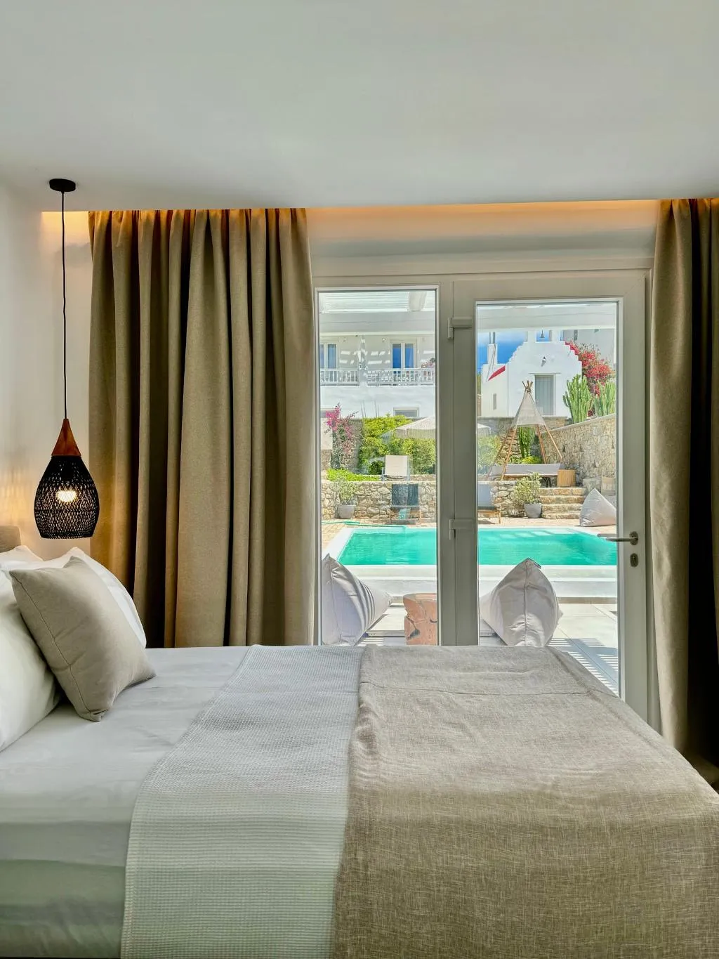 SUITE QUEEN SIZE BED Room, Sofos Suites Mykonos, Mykonos
