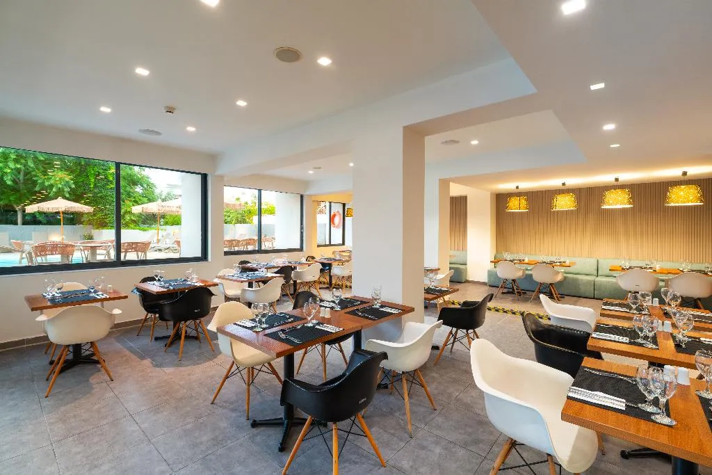 Restaurant, Amphitryon city hotel, Rhodes