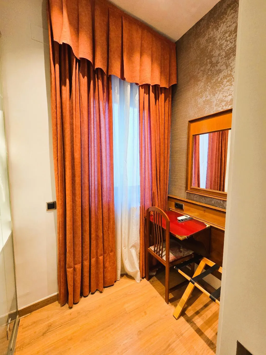 TWIN STANDARD Room, Hostal Hispano-Argentino Gran Via, Madrid