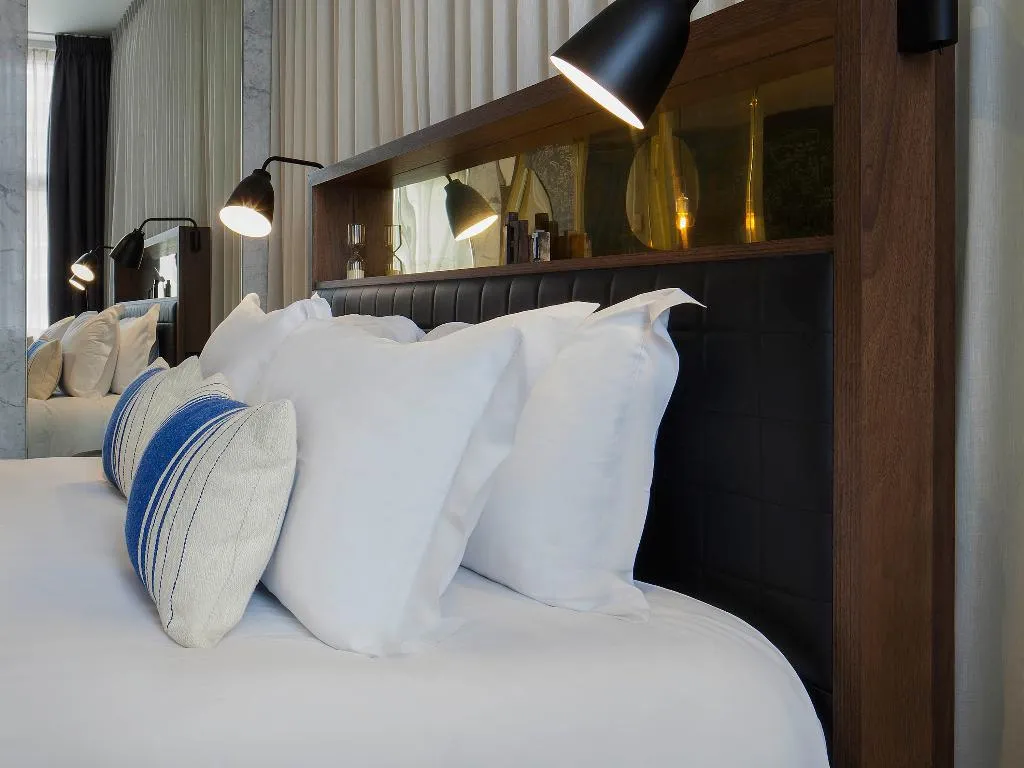 JUNIOR SUITE KING SIZE BED Room, Ink Hotel Amsterdam - MGallery Collection, Amsterdam
