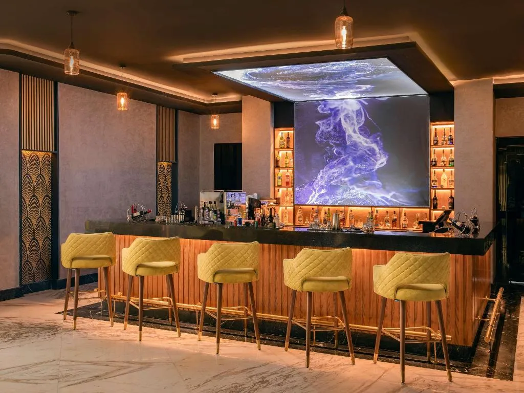Bar, Movenpick Cairo Media City, Cairo
