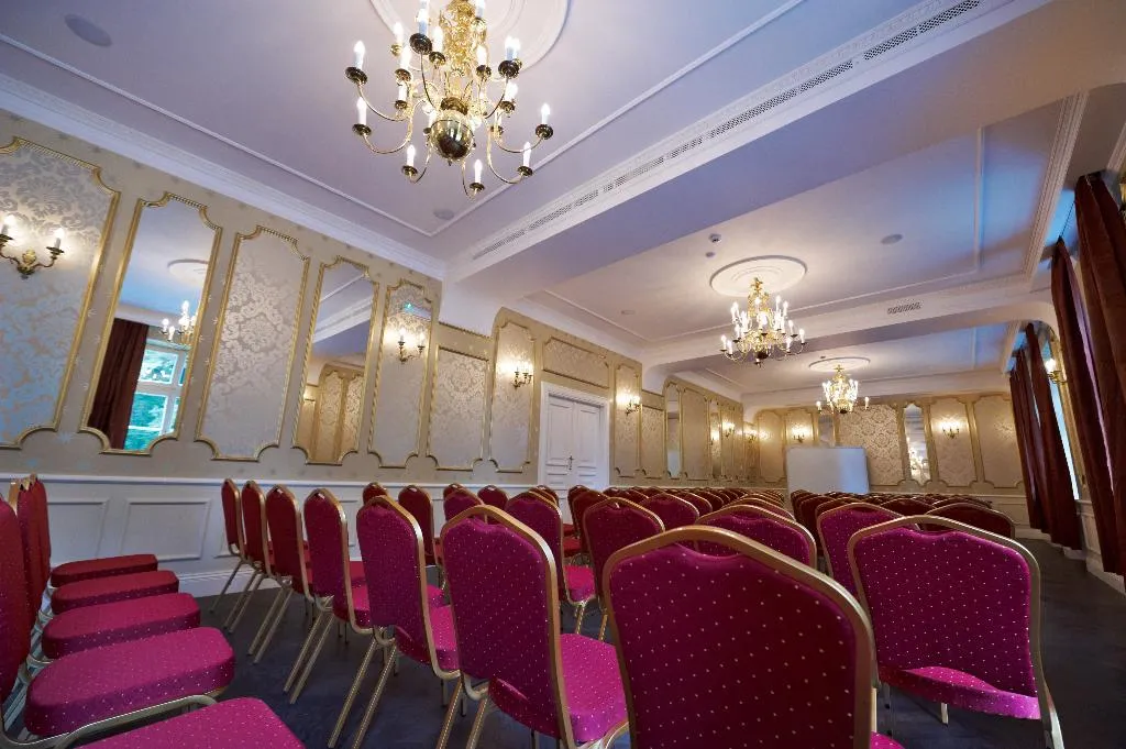 Conferences, Dwor Sierakow, Krakow