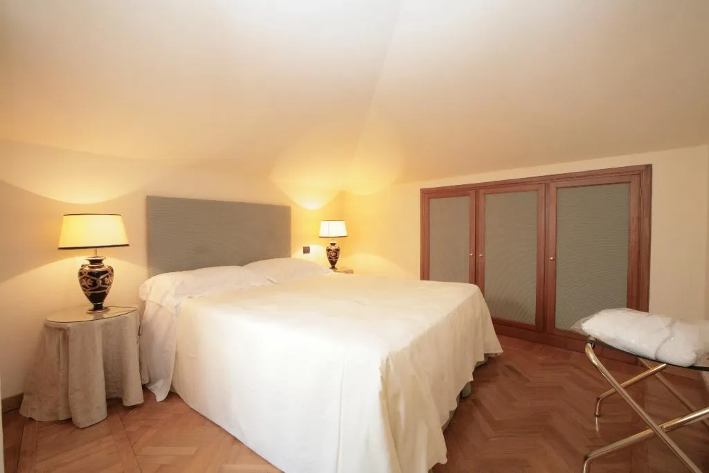 APARTMENT THREE BEDROOMS Room, Residence Palazzo Gamba, Florence