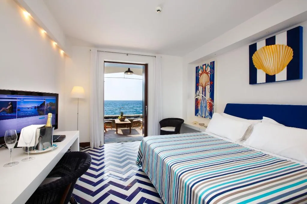 Room, Capo La Gala Hotel & Wellness, Naples