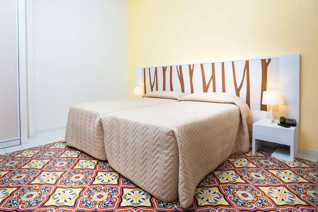 Room, Hotel Le Axidie BW Signature Collection, Naples