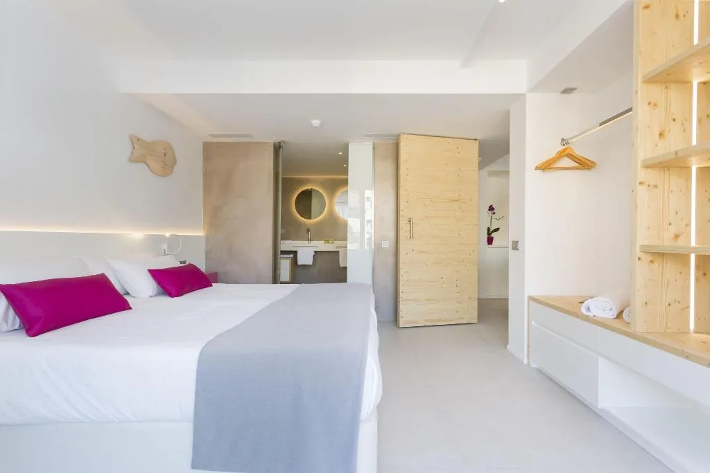 JUNIOR SUITE Accessible Room, One Ibiza Suites, Ibiza