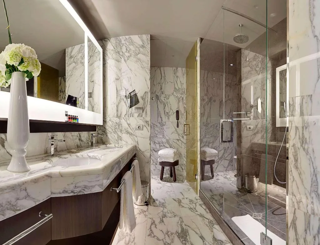 JUNIOR SUITE CITY VIEW Room, Me Milan Il Duca, Milan