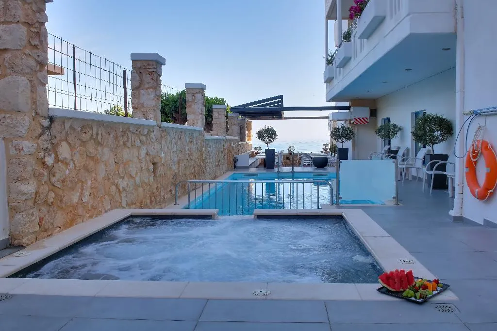 Pool, Alexis, Crete