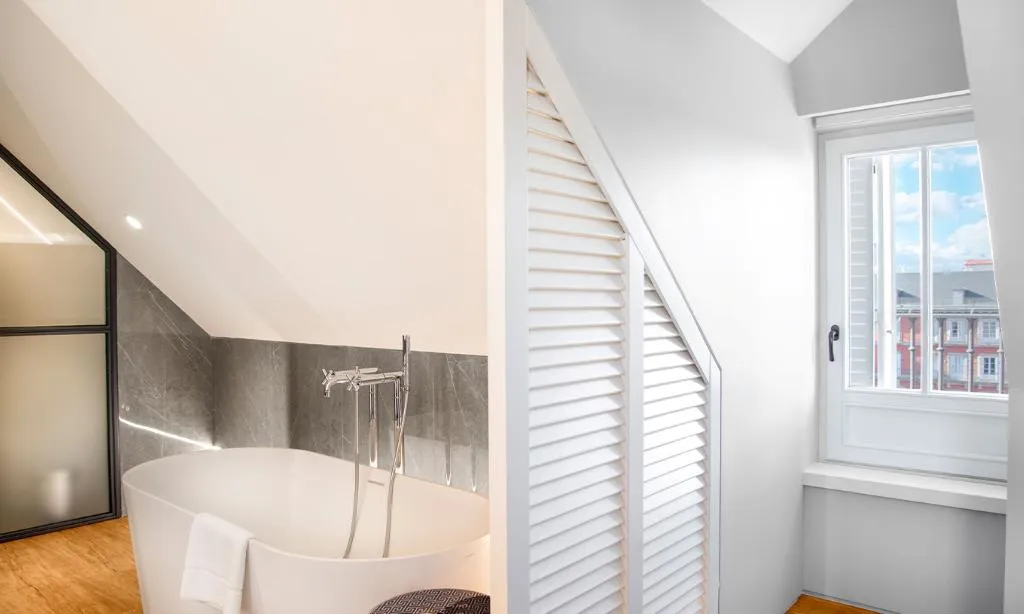 SUITE KING SIZE BED Room, Pestana Collection Plaza Mayor, Madrid