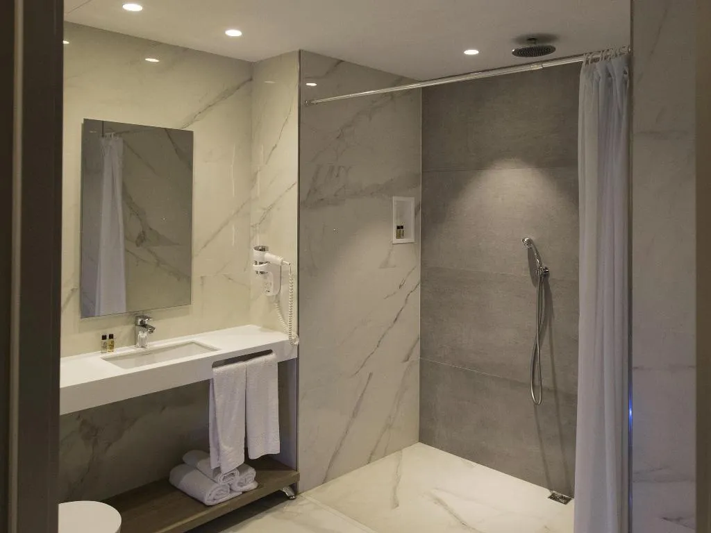 SUITE STANDARD Room, Mercure St. Julian's Malta, Malta