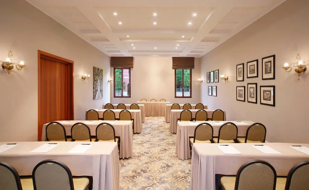 Conferences, San Clemente Palace, Venice