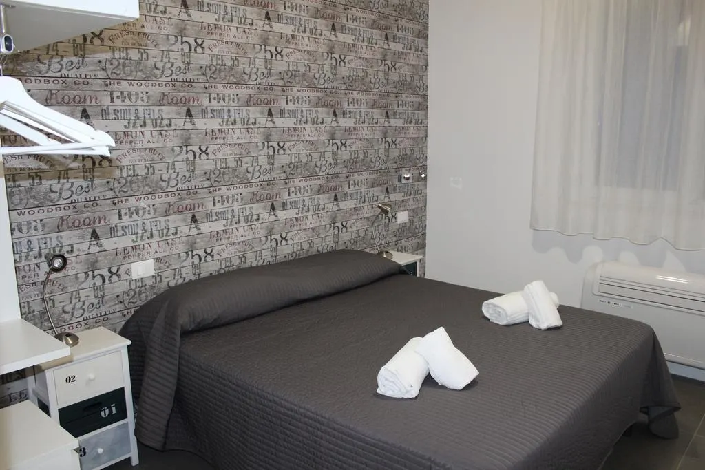 APARTMENT WITH TERRACE Room, Residence Cala Azzurra, Palermo