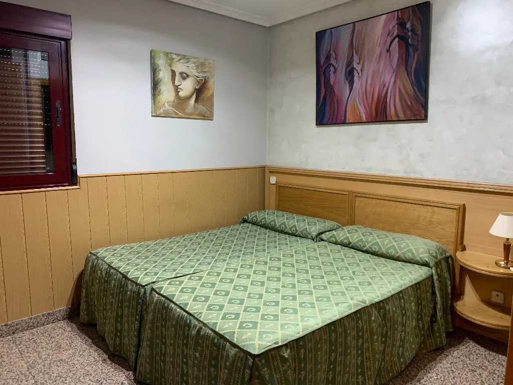 DOUBLE STANDARD Room, Hostal Juan XXIII, Madrid