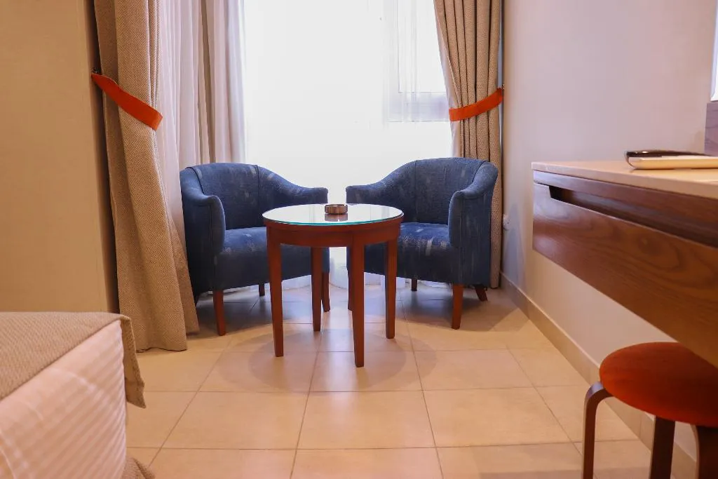 TRIPLE WITH VIEWS Room, Almadiafa Hotel, Cairo