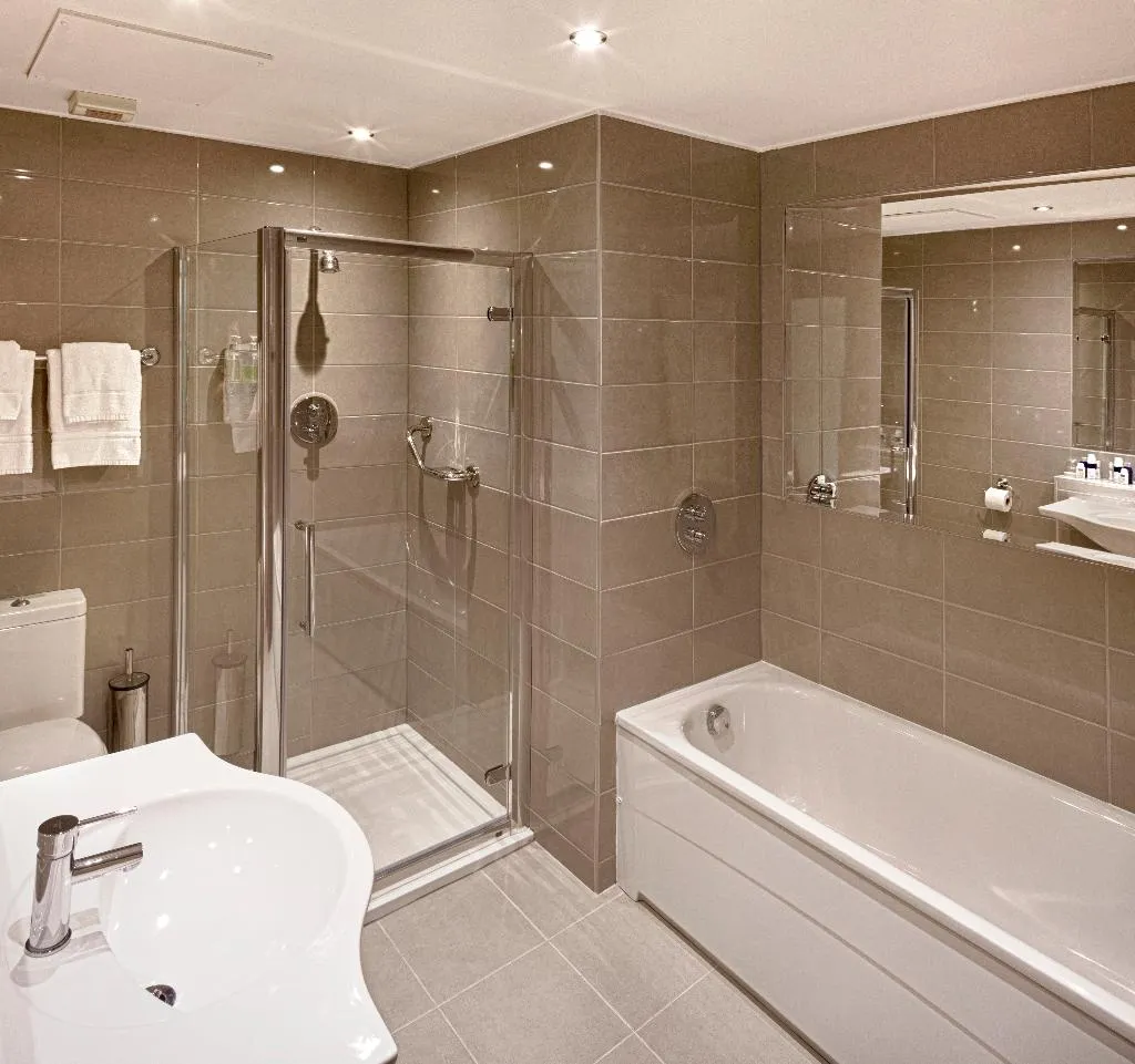 TWIN CLASSIC Room, The Address Connolly Hotel, Dublin