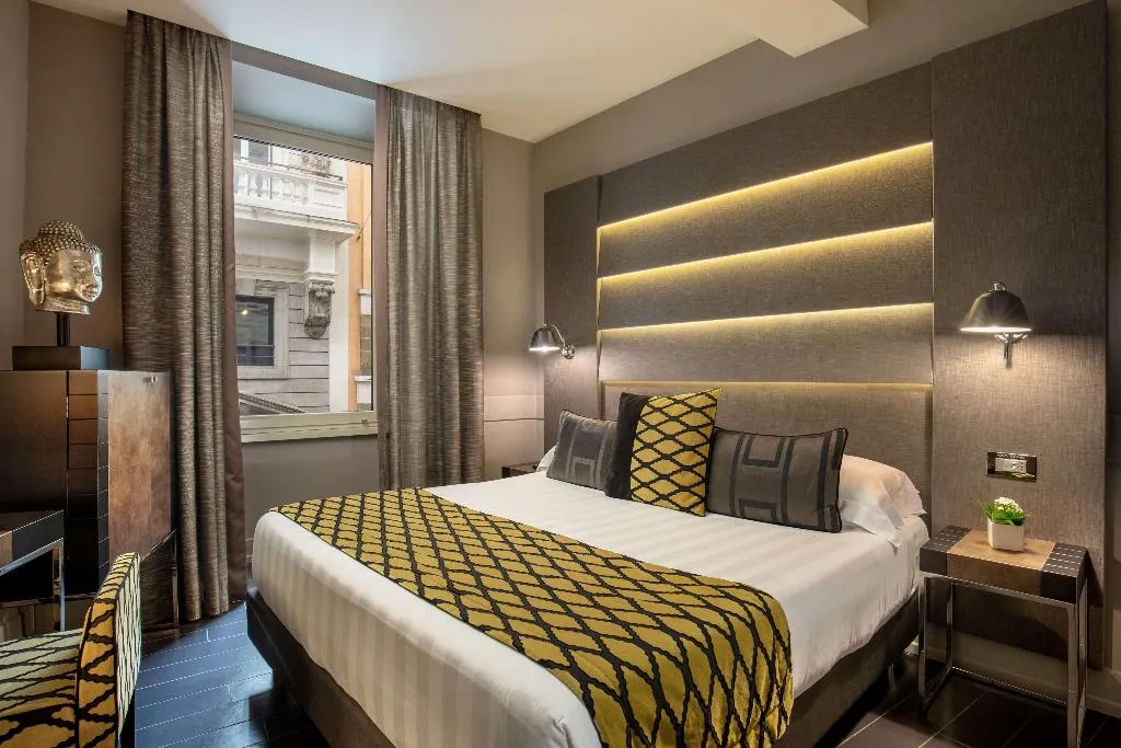 Room, The Style, Rome